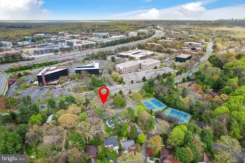 View/Area - 11302 Geddys Ct, Reston, VA 20191 photo 7 of 11