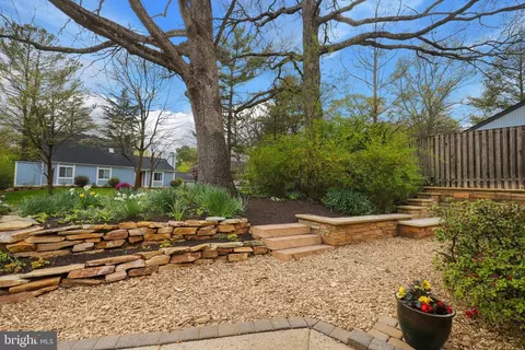Exterior - 11302 Geddys Ct, Reston, VA 20191 photo 11 of 16