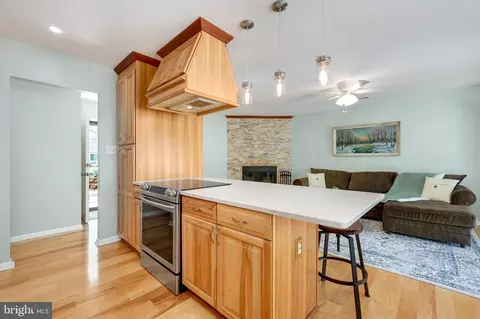 Kitchen - 11302 Geddys Ct, Reston, VA 20191 photo 2 of 4