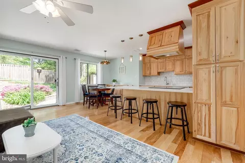 Kitchen - 11302 Geddys Ct, Reston, VA 20191 photo 4 of 4