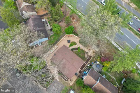 Exterior - 11302 Geddys Ct, Reston, VA 20191 photo 12 of 16