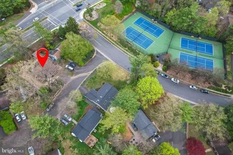 View/Area - 11302 Geddys Ct, Reston, VA 20191 photo 2 of 11