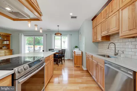 Kitchen - 11302 Geddys Ct, Reston, VA 20191 photo 1 of 4