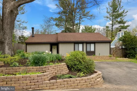 Exterior - 11302 Geddys Ct, Reston, VA 20191 photo 14 of 16