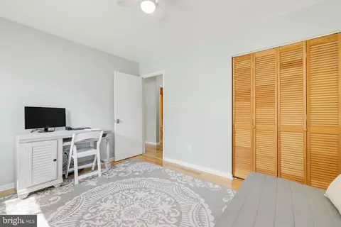 Bedroom - 11302 Geddys Ct, Reston, VA 20191 photo 4 of 5