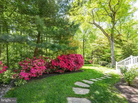 Exterior - 11611 Deer Forest Rd, Reston, VA 20194 photo 12 of 38