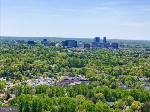 View/Area - 11611 Deer Forest Rd, Reston, VA 20194 photo 6 of 19