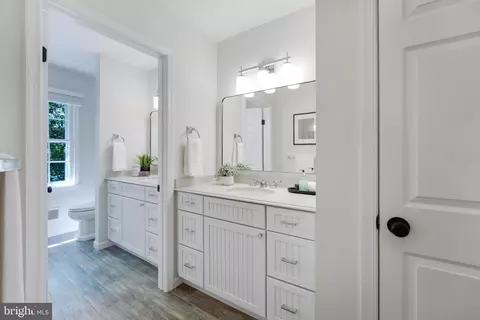 Bath - 11611 Deer Forest Rd, Reston, VA 20194 photo 6 of 10