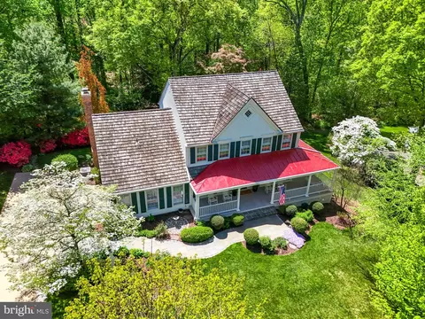 Exterior - 11611 Deer Forest Rd, Reston, VA 20194 photo 30 of 38