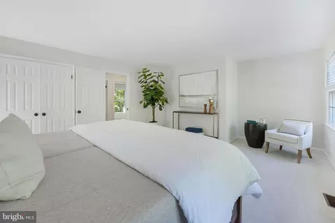 Bedroom - 11611 Deer Forest Rd, Reston, VA 20194 photo 4 of 8