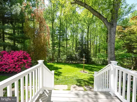 Exterior - 11611 Deer Forest Rd, Reston, VA 20194 photo 13 of 38
