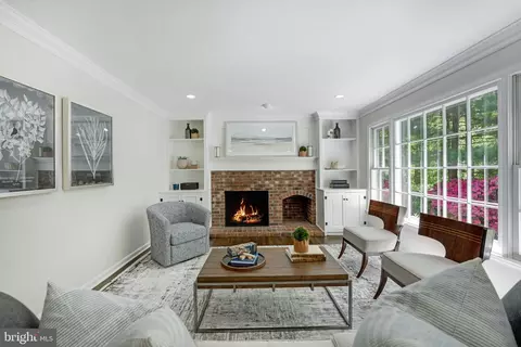 Living - 11611 Deer Forest Rd, Reston, VA 20194 photo 2 of 6