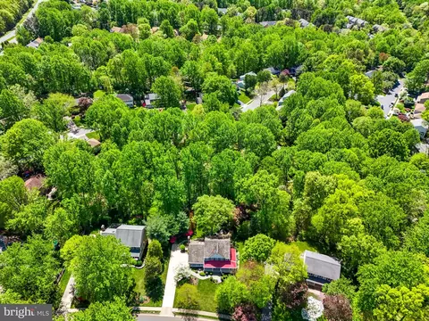View/Area - 11611 Deer Forest Rd, Reston, VA 20194 photo 2 of 19