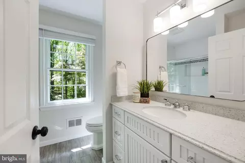 Bath - 11611 Deer Forest Rd, Reston, VA 20194 photo 7 of 10