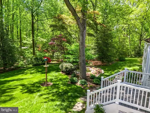 Exterior - 11611 Deer Forest Rd, Reston, VA 20194 photo 23 of 38
