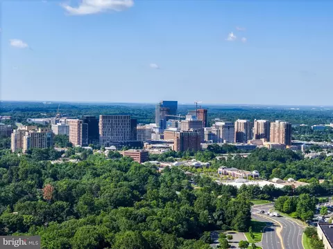 View/Area - 11611 Deer Forest Rd, Reston, VA 20194 photo 14 of 19