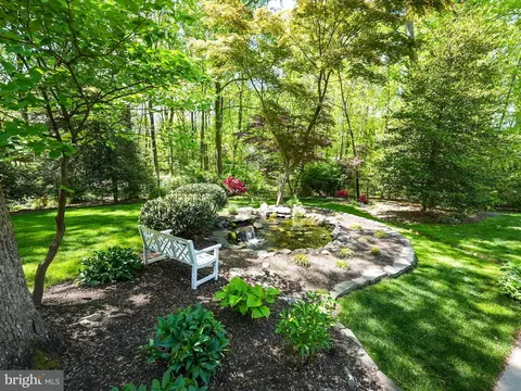 Exterior - 11611 Deer Forest Rd, Reston, VA 20194 photo 21 of 38