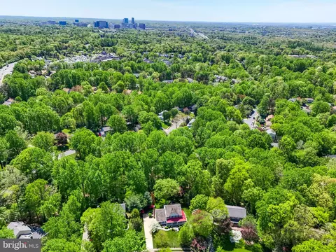 View/Area - 11611 Deer Forest Rd, Reston, VA 20194 photo 4 of 19
