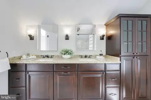 Bath - 11611 Deer Forest Rd, Reston, VA 20194 photo 3 of 10