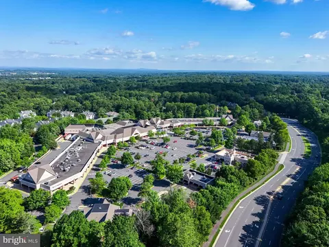 View/Area - 11611 Deer Forest Rd, Reston, VA 20194 photo 13 of 19