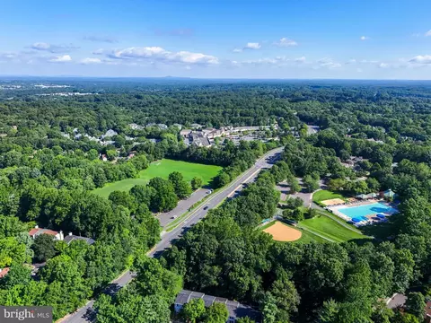 View/Area - 11611 Deer Forest Rd, Reston, VA 20194 photo 10 of 19