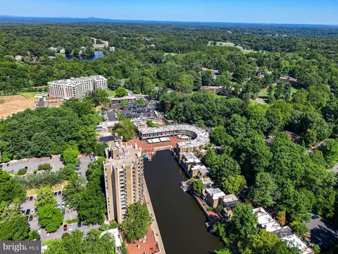 View/Area - 11611 Deer Forest Rd, Reston, VA 20194 photo 9 of 19