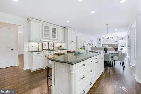 Kitchen - 11611 Deer Forest Rd, Reston, VA 20194 photo 3 of 8