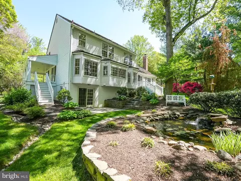 Exterior - 11611 Deer Forest Rd, Reston, VA 20194 photo 14 of 38
