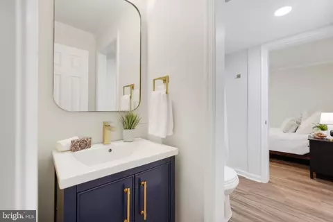 Bath - 11611 Deer Forest Rd, Reston, VA 20194 photo 9 of 10