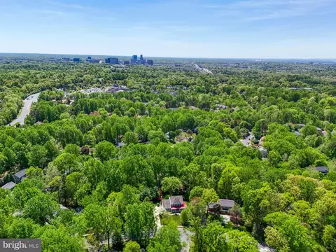 View/Area - 11611 Deer Forest Rd, Reston, VA 20194 photo 5 of 19