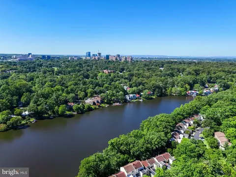 View/Area - 11611 Deer Forest Rd, Reston, VA 20194 photo 8 of 19