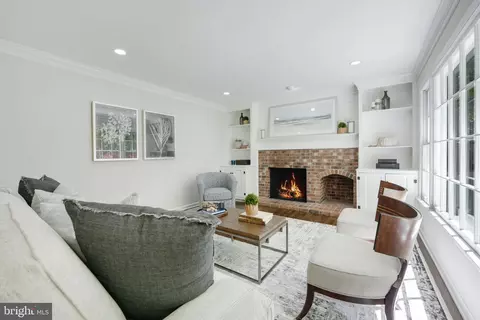 Living - 11611 Deer Forest Rd, Reston, VA 20194 photo 4 of 6