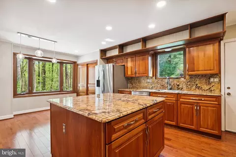 Kitchen - 11805 Blue Spruce Rd, Reston, VA 20191 photo 2 of 4
