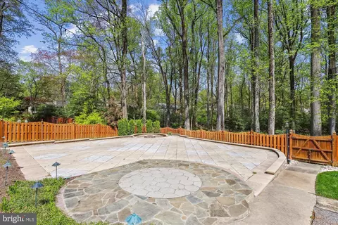 Exterior - 11805 Blue Spruce Rd, Reston, VA 20191 photo 5 of 8