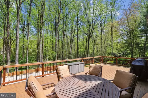 Exterior - 11805 Blue Spruce Rd, Reston, VA 20191 photo 3 of 8