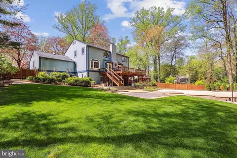 Exterior - 11805 Blue Spruce Rd, Reston, VA 20191 photo 4 of 8