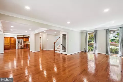 Living - 11805 Blue Spruce Rd, Reston, VA 20191 photo 2 of 7