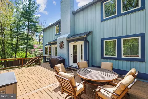 Exterior - 11805 Blue Spruce Rd, Reston, VA 20191 photo 8 of 8