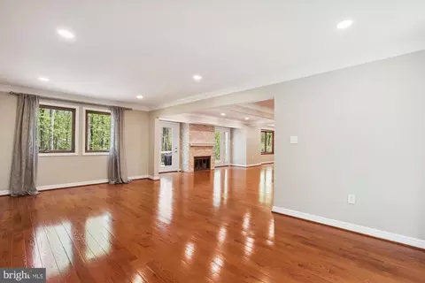 Living - 11805 Blue Spruce Rd, Reston, VA 20191 photo 3 of 7