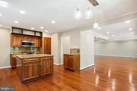 Living - 11805 Blue Spruce Rd, Reston, VA 20191 photo 4 of 7