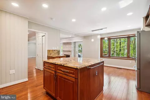 Kitchen - 11805 Blue Spruce Rd, Reston, VA 20191 photo 4 of 4