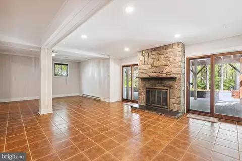 Living - 11805 Blue Spruce Rd, Reston, VA 20191 photo 7 of 7