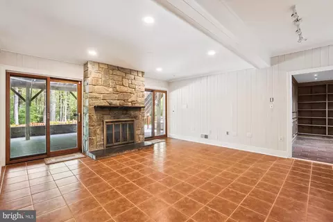 Living - 11805 Blue Spruce Rd, Reston, VA 20191 photo 6 of 7