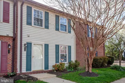 5572 First Statesman Ln #5572, Alexandria, VA 22312