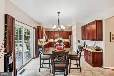 Dining - 8232 Franklin Dr, Lorton, VA 22079 photo 4 of 6