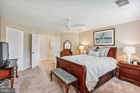 Bedroom - 8232 Franklin Dr, Lorton, VA 22079 photo 4 of 11