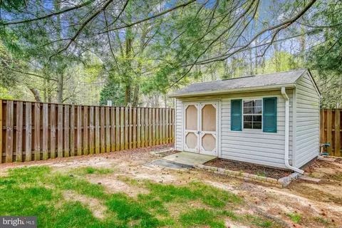 Exterior - 8232 Franklin Dr, Lorton, VA 22079 photo 16 of 16