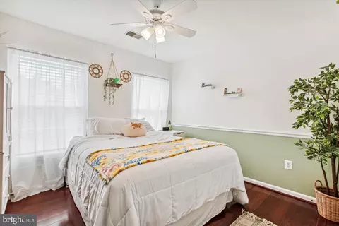 Bedroom - 8232 Franklin Dr, Lorton, VA 22079 photo 9 of 11