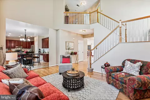 Living - 8232 Franklin Dr, Lorton, VA 22079 photo 7 of 10