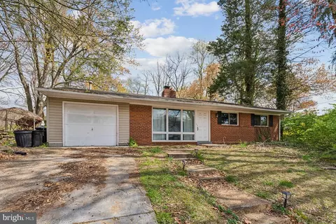 1010 Lynn St SW, Vienna, VA 22180